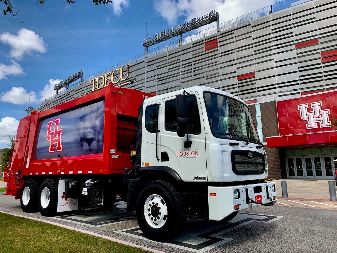 /facilities-services/services/recycling-solid-waste/waste-truck.jpg