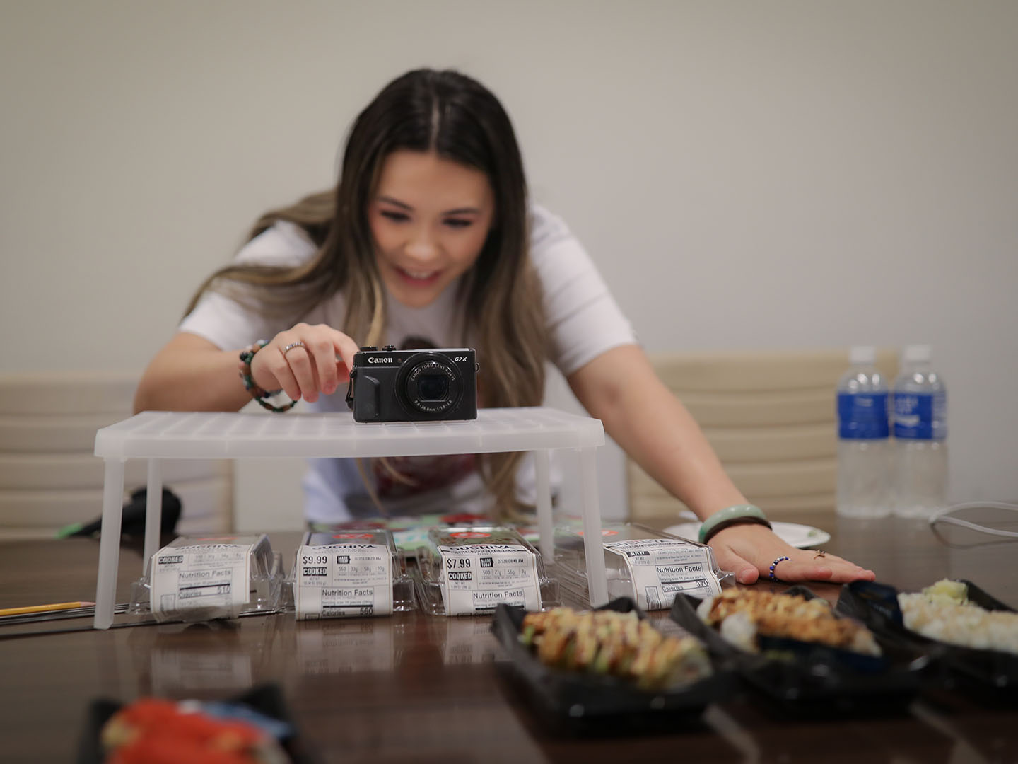Wolff Center for Entrepreneurship student Erica Parkinson films a video for her “Braisians” YouTube channel.