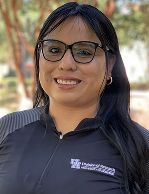 Divani Espinoza headshot
