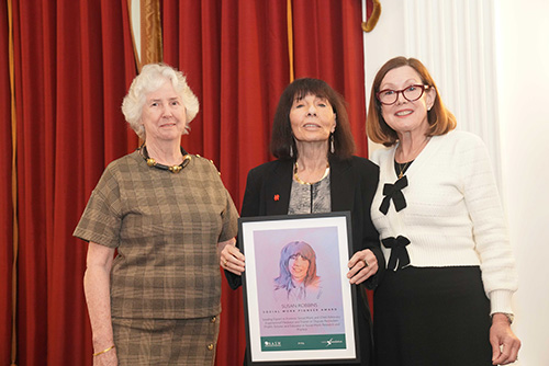 /socialwork/news/news-releases/2024-susan-robbins-receives-social-work-pioneer-award/10-19-2024-pioneer-induction---dr.-robbins.jpg